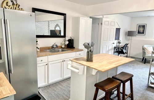 Greenburg House | Midcentury 3BR Home, Minutes to Washington Square!