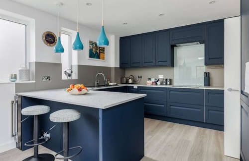Westbourne Apartment | Middle Chine - Garden and Spacious Living Space