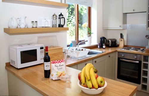 Alton Cottage | Middledown - a cottage that sleeps 7 guests in 3 bedrooms