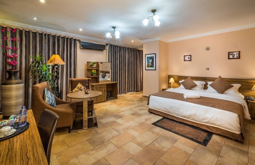 Cantonments Hotel | Midindi Hotel