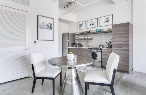 Old Fourth Ward Apartment | Midnight Abode by Atlanta Luxury Rentals