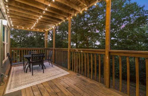 Notch Estates House | Midnight Oasis - Nestled Among Nature of the Ozarks