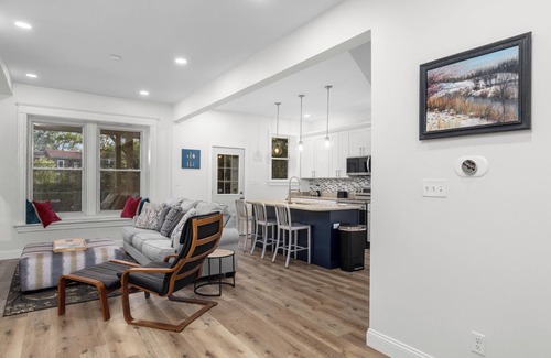 St. Louis House | Midterm Rental* 1 Mi from Wash U* Pet Friendly