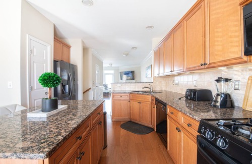Atlantic Station Area House | Midtown/Atlantic Station 3 Bedroom Luxury Townhouse- Free Parking- Fast Wifi