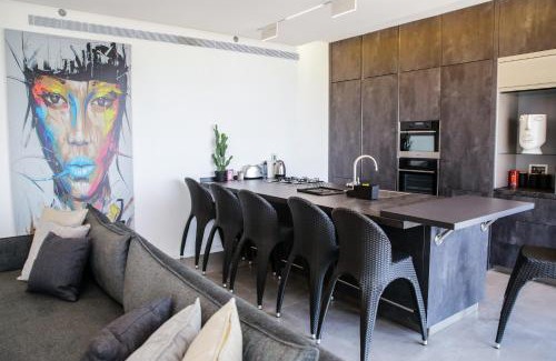 Tel Aviv Apartment | Midtown Towers TLV