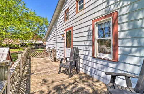 Mifflinburg House | Mifflinburg Farmhouse with Deck Family Friendly!