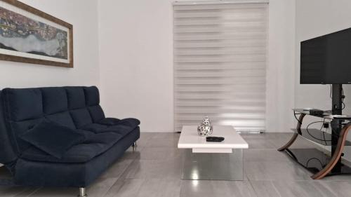 Colonos Cuzamil Apartment | Milán