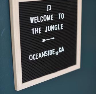 Townsite House | Mile to Beach! Private, Family & Pet Friendly Oasis! Pool Table & Hot tub!