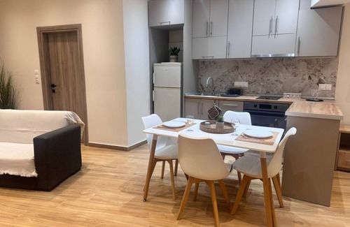 Milies House | Milies Creekside Studio