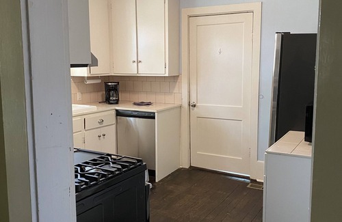 Tupelo Cottage | Mill Cottage- minutes to Arena/Downtown/NMMC. 1 mi. from Fairpark.