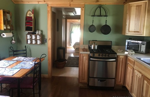 Luther Cottage | Mill pond hideaway