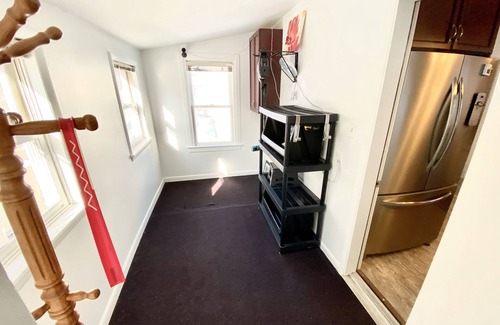 McKownville House | /Miller Colonial 1946 SUNY Eagle Hill 5Bed 2Baths