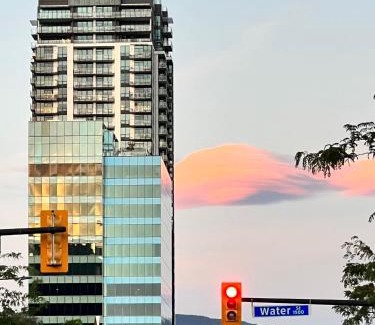 Downtown Kelowna House | Million-Dollar View with 34th floor Rooftop Pool and hot Tub , Private Room and Private Bathroom in Downtown Kelowna!