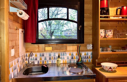 Milly-la-Foret Ski Chalet | Millygite Roulotte - 4 Seasons Chalet on Wheels - Cottage
