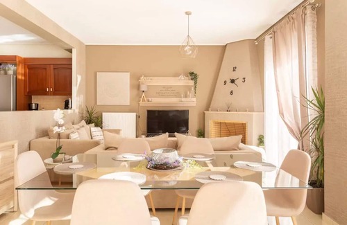 Markopoulon House | MiLo Luxury House- Free Airport pick up- 10 min drive ATH Airport