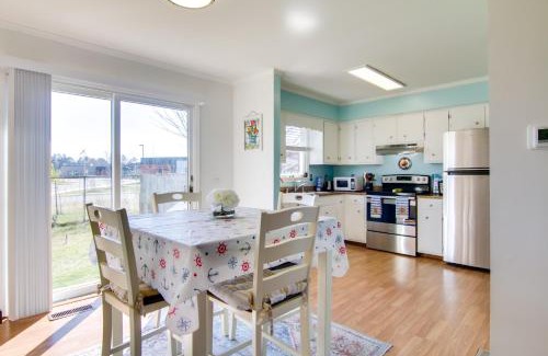Milton House | Milton Townhouse about 9 Mi to Delaware Bay!