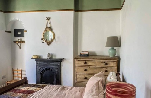 Cornwall House | Milverton Georgian Gem with Boho Vibe .