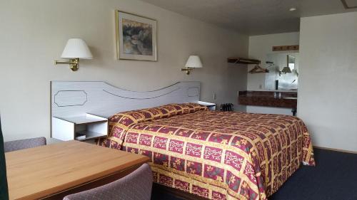 Oak Grove Hotel | Milwaukie Inn Portland South