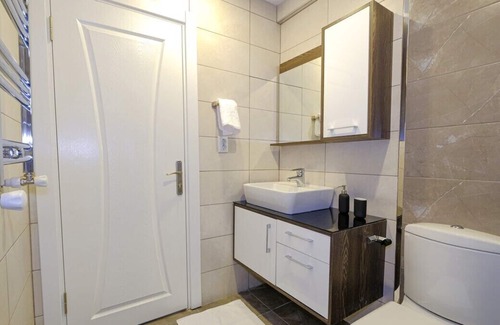 Ortakoy Apartment | Mind Blowing Retreat: Serene 3BR Apartment