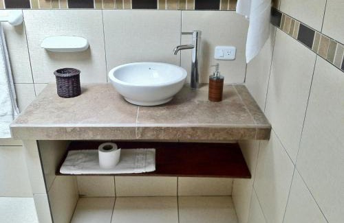 Mindo Hotel | Mindo Garden Lodge and Wildlife Reserve