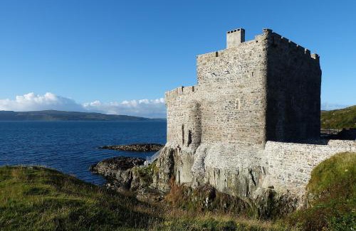 Ardnamurchan Peninsula Hotel | Mingary Castle - Restaurant with Rooms