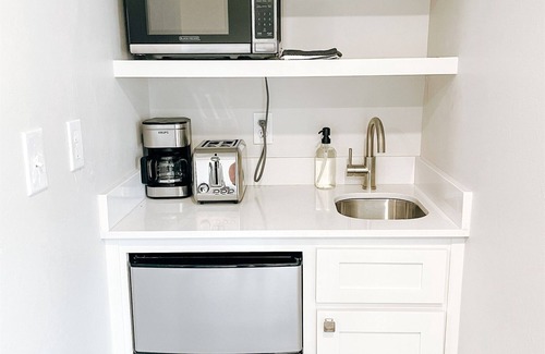 Downtown Oklahoma City Apartment | Mini #27 Modern Mini Studio in OKC's Midtown!