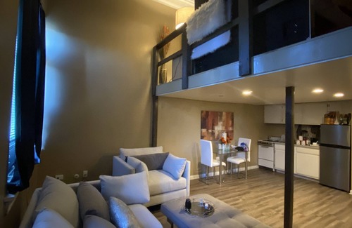 Wilkes-Barre Apartment | Mini Artsy Loft…min from Ski resort and Mohegan sun casino!