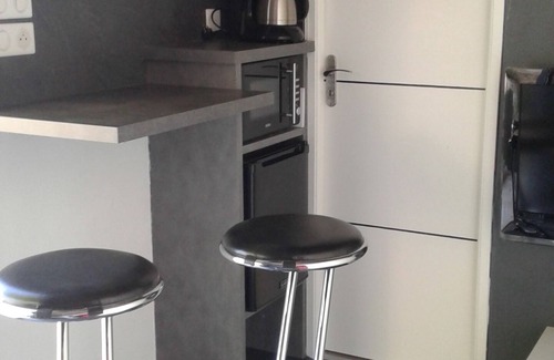 Salles-la-Source Apartment | Mini panorama studio with pool