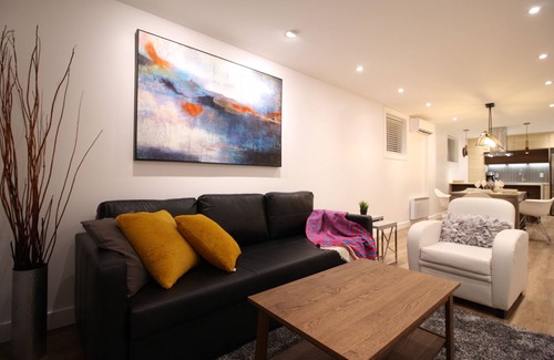 Rosemont-La Petite-Patrie Apartment | Minimalist-Contemporary 2-bedroom Rosemont.