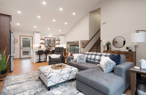 Minnetonka House | MINNeSTAY* Creekside Lodge | Nature |