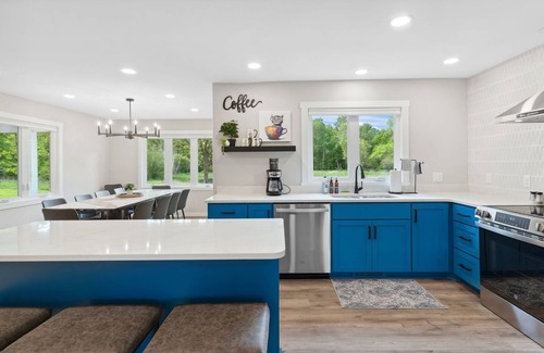 Sauk Rapids House | MINNeSTAY* The Cottage at Enchanted Pines