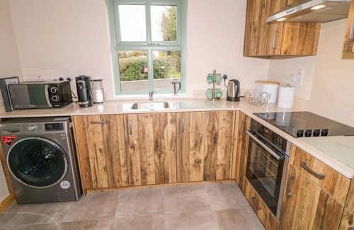 Newry House | MINNIE'S COTTAGE, KILLEAVY, with open fire in Newry, Northern Ireland