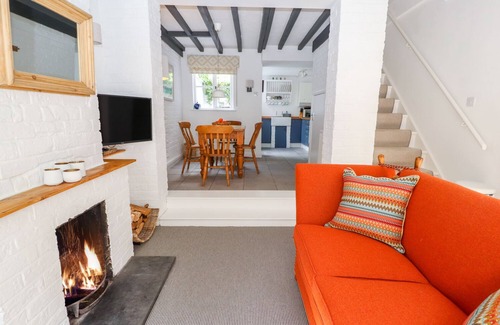 Malpas Cottage | MINNOW COTTAGE, pet friendly, with open fire in Malpas