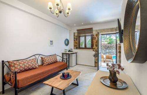 Agriles House | Minos Country Living Hannah Maria Suite