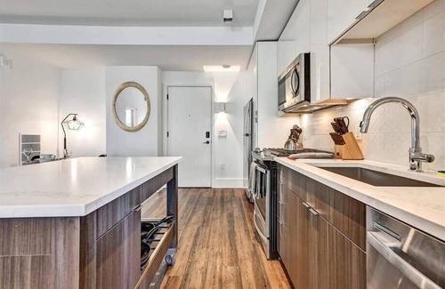 Garden Hills Apartment | Mins from Shops, Eateries | Easy Highway&Freeway Access