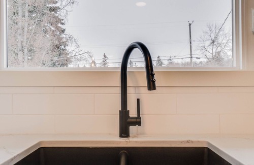 Southside House | Mins to DT/U-of-A/Whyte Ave