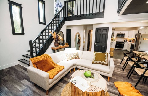 Pocono Summit House | Mins to Kalahari Resort! Creekside Family Chalet Playroom Game Firepit