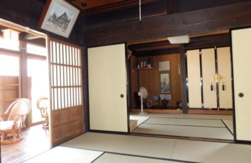 Ainokura House | Minshuku Yomoshirou