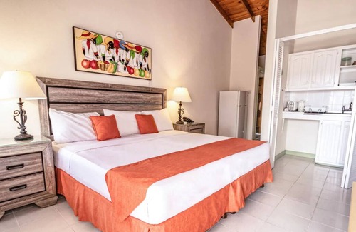 Worthing Hotel | Minutes away from Barbados Polo Club! Upscale Unit w/ Kitchenette & FREE Parking