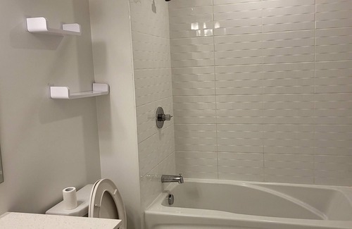 Leitrim House | Minutes from Ottawa Airport Short-Term