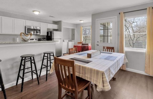 Farmers Branch House | Minutes to Downtown Dallas! The Heartside Haven