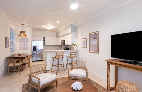 Islamorada Hotel | Minutes to Library Beach Park! 2 Villa w/Living Area | Free Onsite Parking