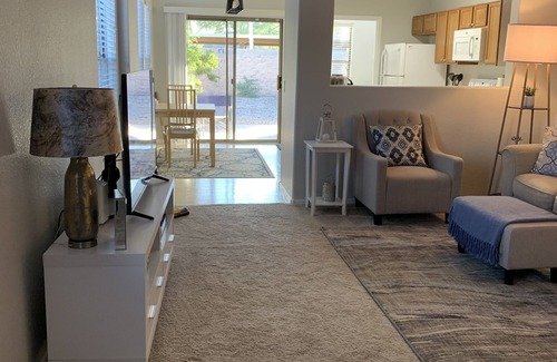 Sheely Farms House | Minutes to sports facilities, attractions and shopping