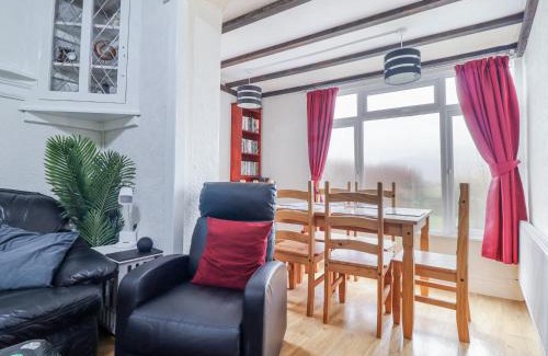Fairbourne House | Minydon