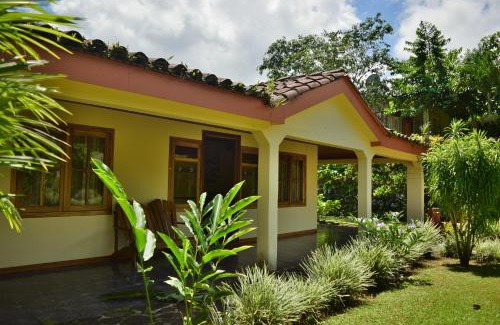 El Fosforo House | Mirador House, Cozy Private Home W- Volcano View