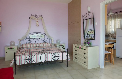 Loutra Oraias Elenis Apartment | Mirella Studios