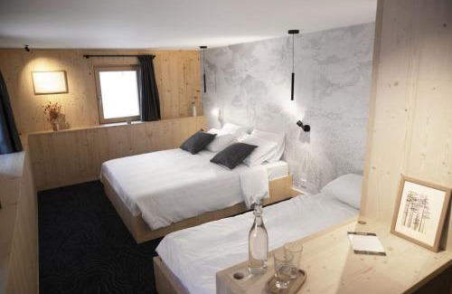 Les Plans-sur-Bex Hotel | Miroir d'Argentine