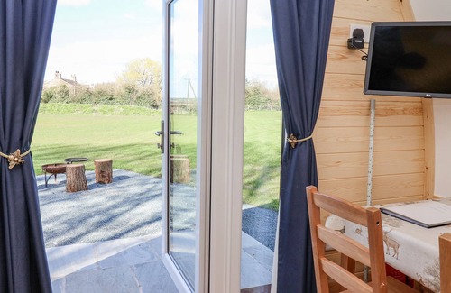 Driffield Cottage | MISCHIEF, pet friendly, character holiday cottage in Bridlington