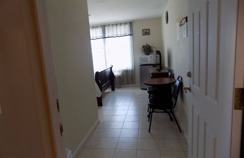 Misquamicut Hotel | Misquamicut Beach Front Inn