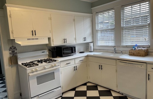 Hannon Park House | Miss Browns Mardi Gras Bungalow!